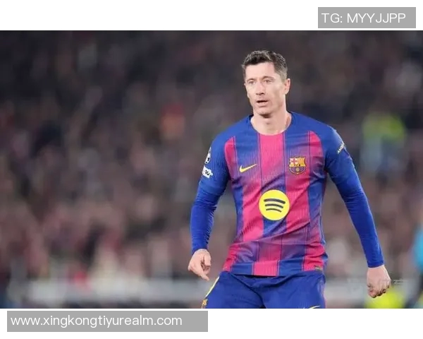 罗马诺透露莱万冬窗留队愿意与巴萨续约的最新消息